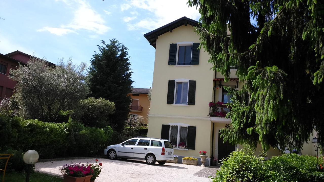 Appartamento Villa Margherita Desenzano del Garda Exterior foto