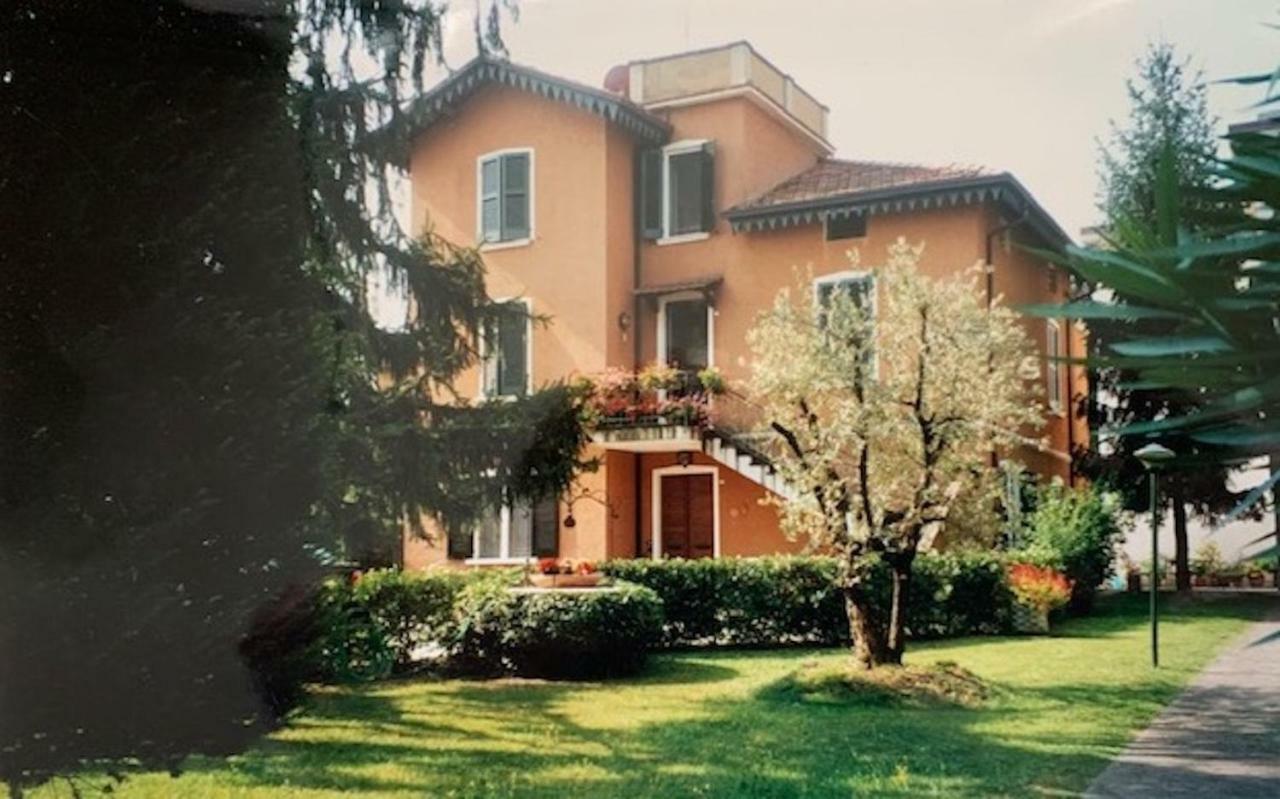Appartamento Villa Margherita Desenzano del Garda Exterior foto